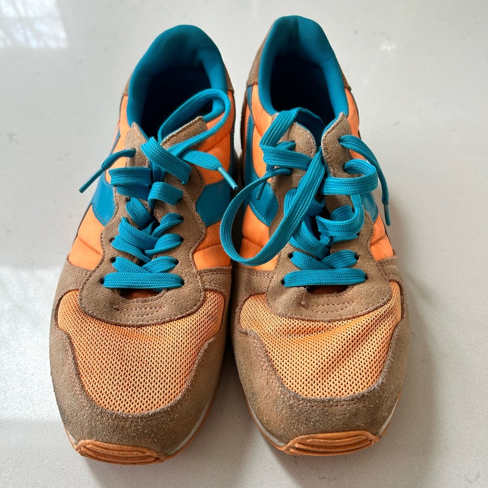 DIADORA mens shoes in great condition. Size is 9.5 US mens